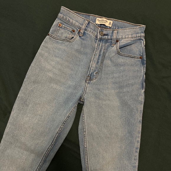 Abercrombie jeans - Picture 1 of 2